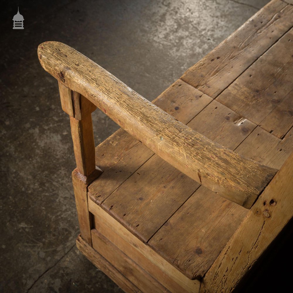 Georgian Pine Welsh Bench Settle With Lift up Seat Storage