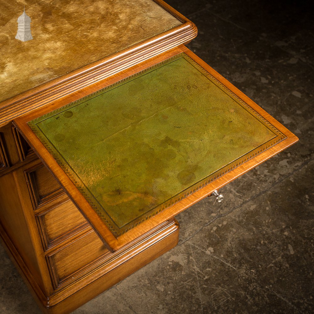 Prestigious Mahogany Queen Mary Maritime Dressing Desk from the HMS Medina by Warring & Gillows circa 1910