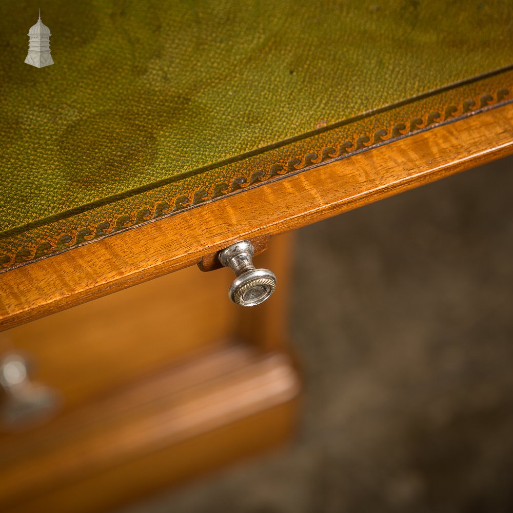 Prestigious Mahogany Queen Mary Maritime Dressing Desk from the HMS Medina by Warring & Gillows circa 1910