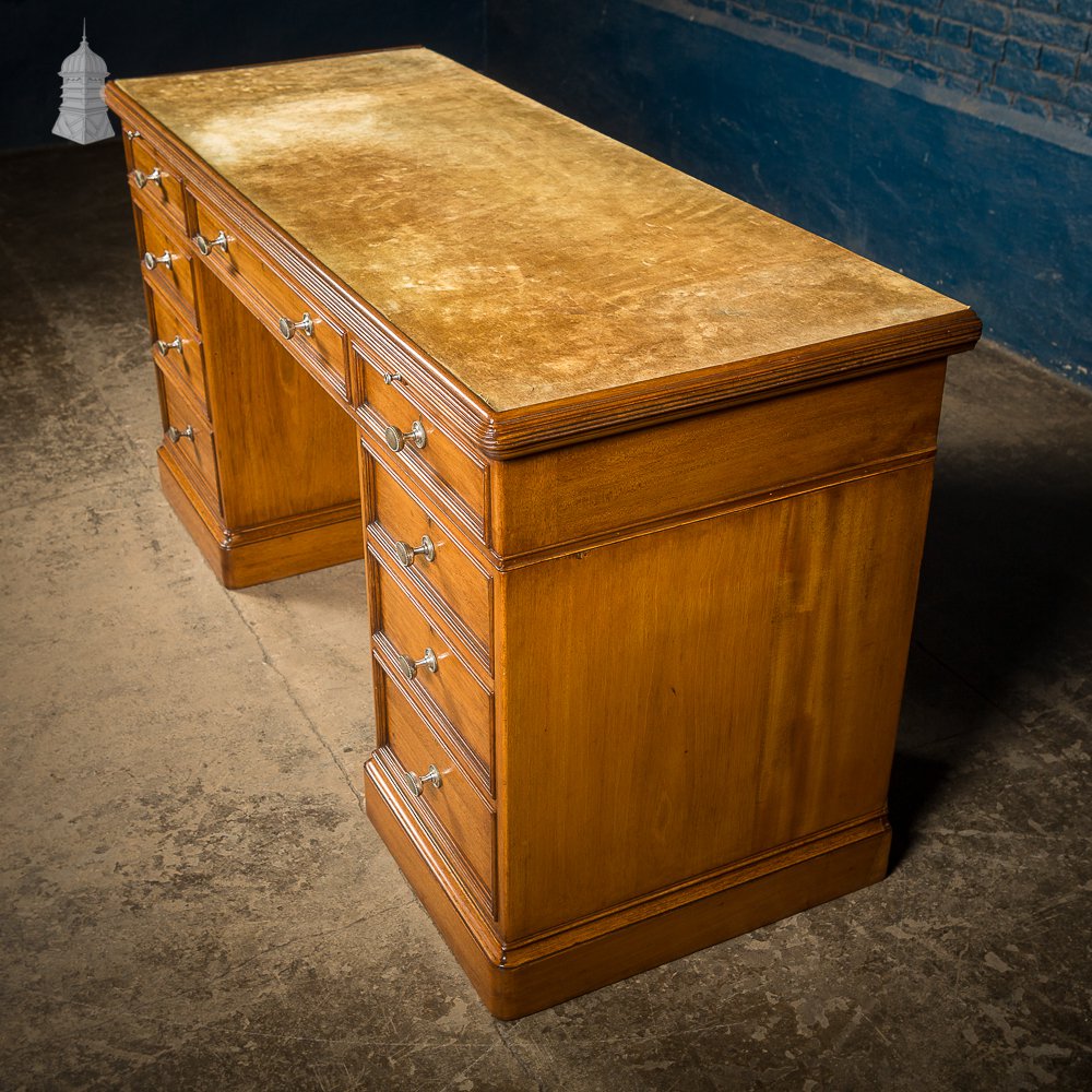 Prestigious Mahogany Queen Mary Maritime Dressing Desk from the HMS Medina by Warring & Gillows circa 1910