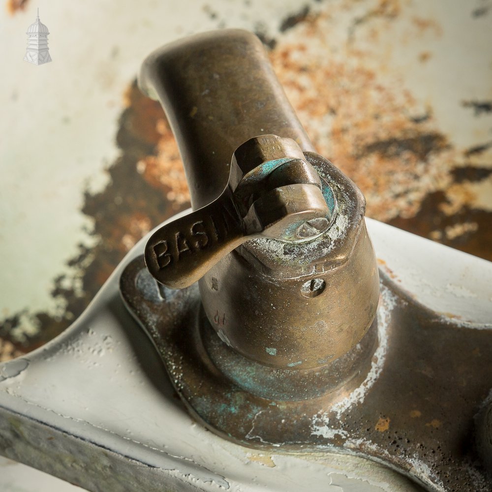 19th C Cast Iron Servants Bath with Integral Hand Basin