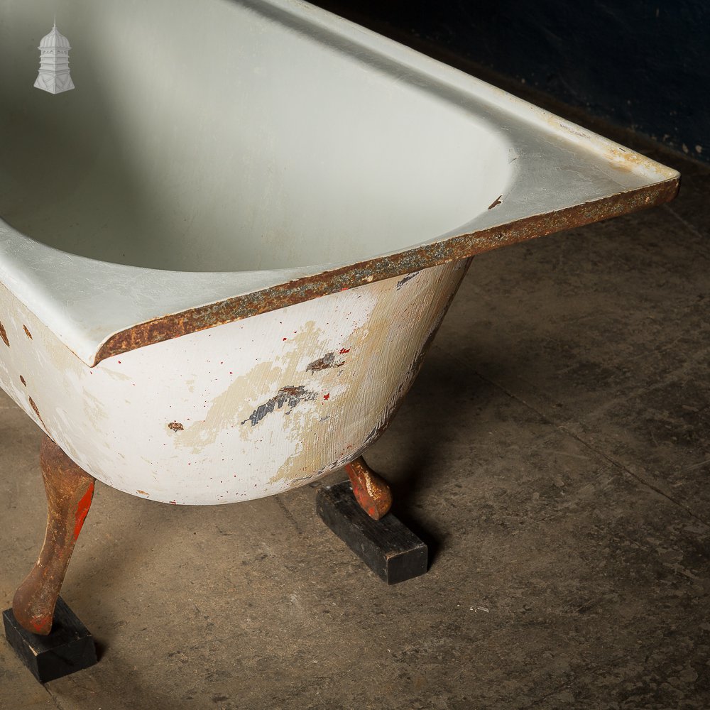 19th C Cast Iron Servants Bath with Integral Hand Basin