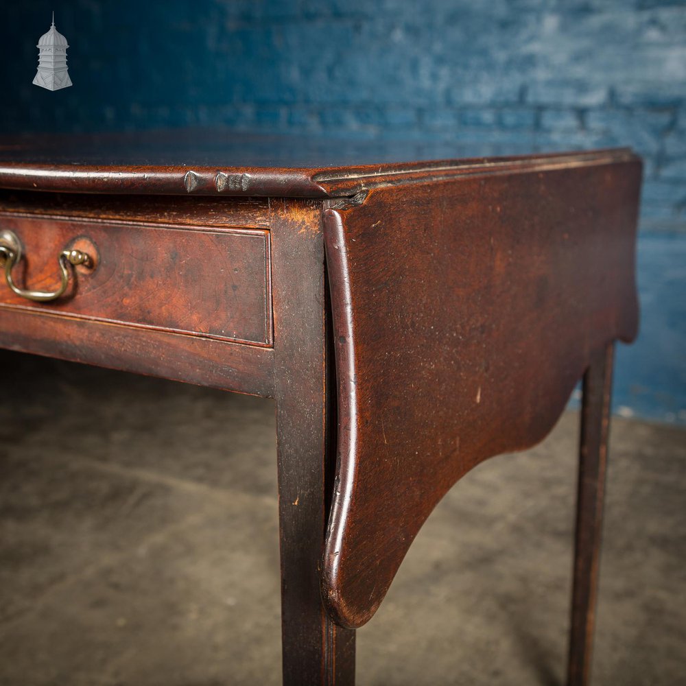 NR52821: Georgian Mahogany Butterfly Top Pembroke Table Circa 1770