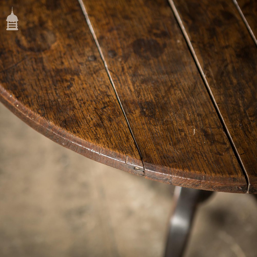 NR22821: 18th C Oak Tavern Table with Flip Top and Tripod Base