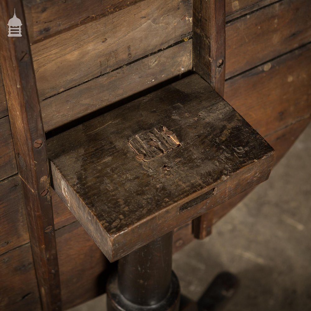 NR22821: 18th C Oak Tavern Table with Flip Top and Tripod Base