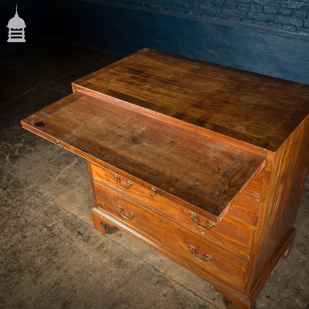 Small George III Chest of Drawers Beautifully Proportioned in Mahogany with Cross Banding on Top Rim and Bracket Feet. c.1800