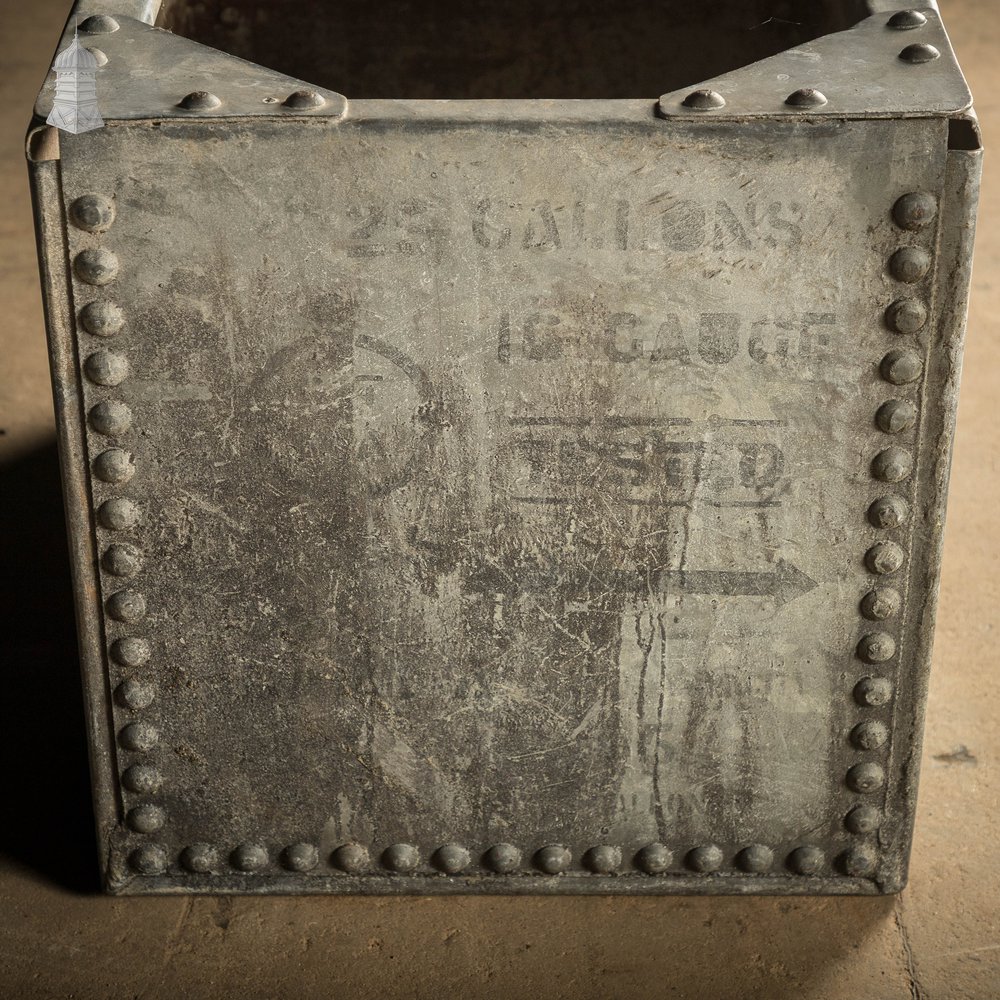 Riveted Galvanised Tank, 25-Gallon