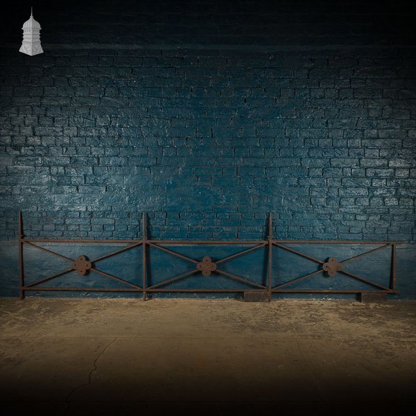 Wall Top Railing, Quatrefoil Detail