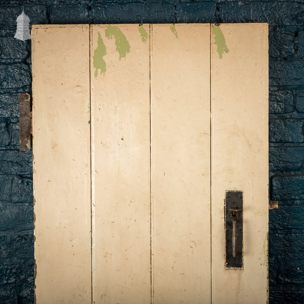 Reclaimed Cottage Door, Plank & Ledge