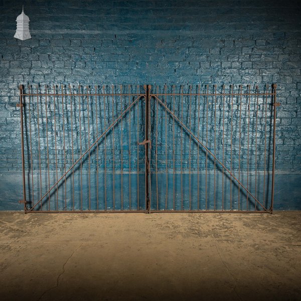 Traditional Driveway Gates, Wrought Iron, Spearhead Finials