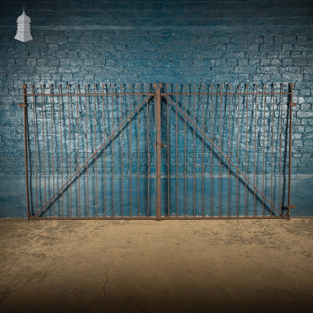 Traditional Driveway Gates, Wrought Iron, Spearhead Finials