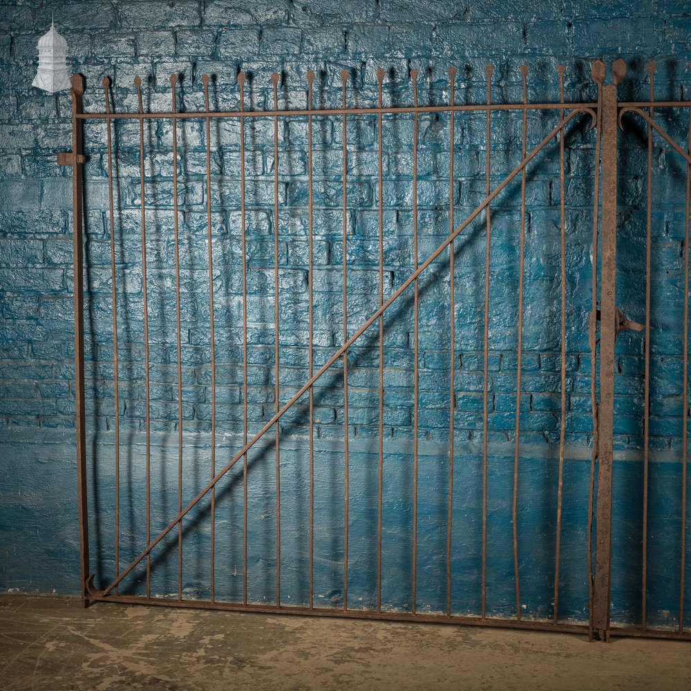 Traditional Driveway Gates, Wrought Iron, Spearhead Finials