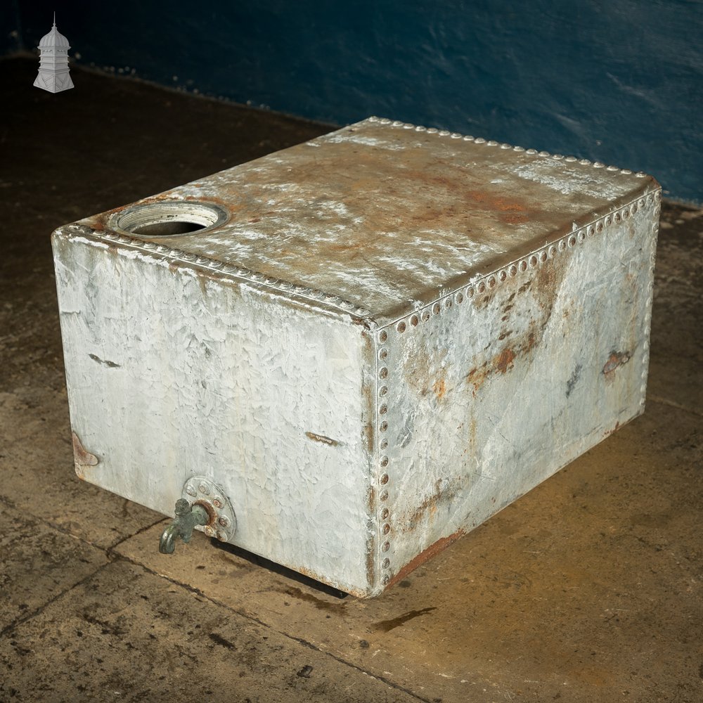 Riveted Galvanised Water Tank With Tap