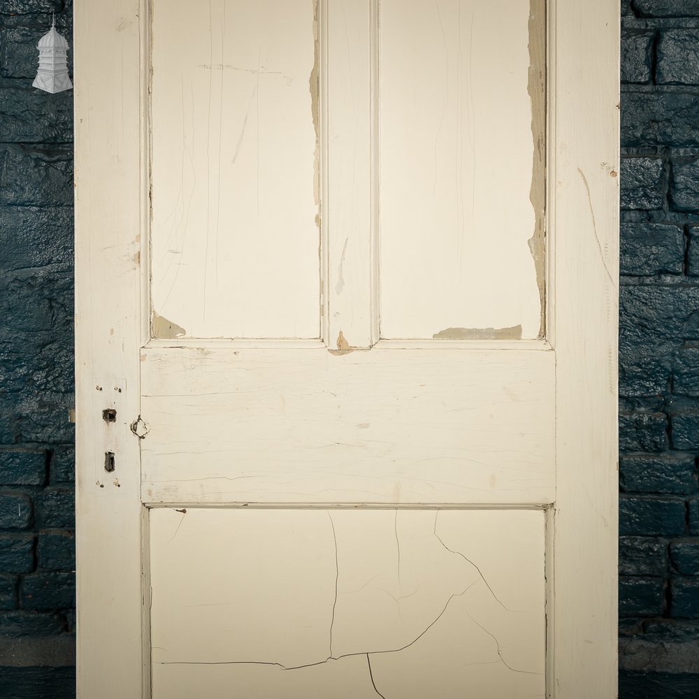 Moulded 4-Panel Door – Distressed White Paint