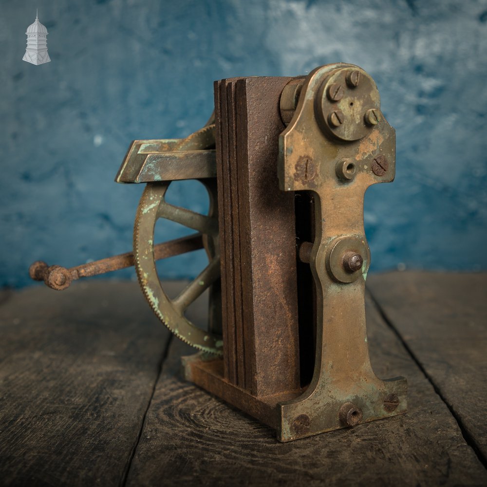 Hand Crank Generator, Brass Magneto Scientific Electrical Generator