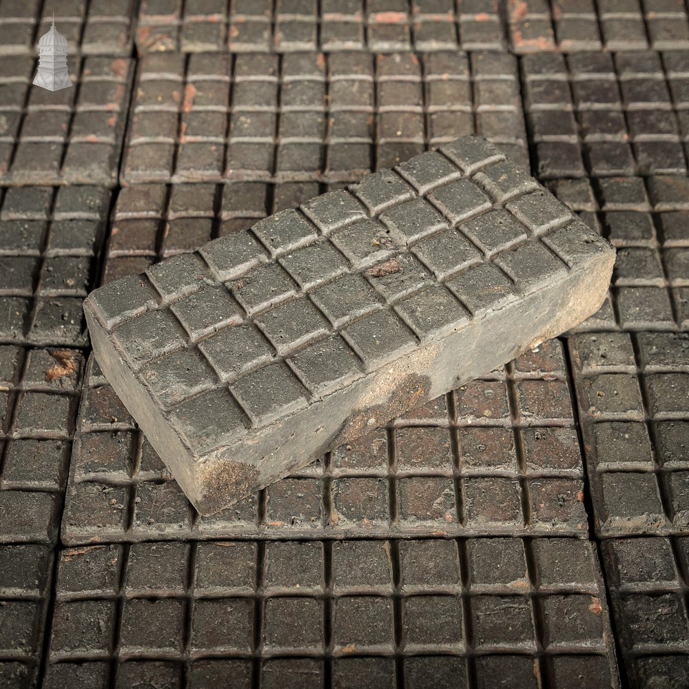 Batch of 225 ‘Chocolate Bar’ 32 Block Staffordshire Blue Stable Bricks - 7 Square Metres