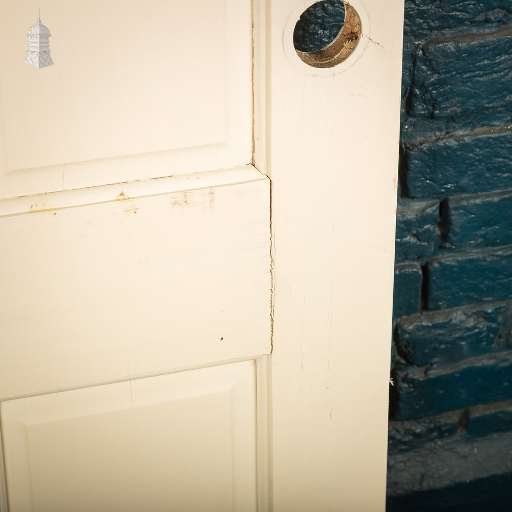 4-Panel Moulded Door, White Painted Finish