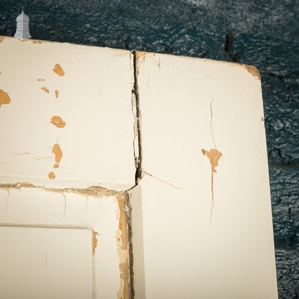 Moulded 4-Panel Door – Worn White Paint, Honey Pot Handles