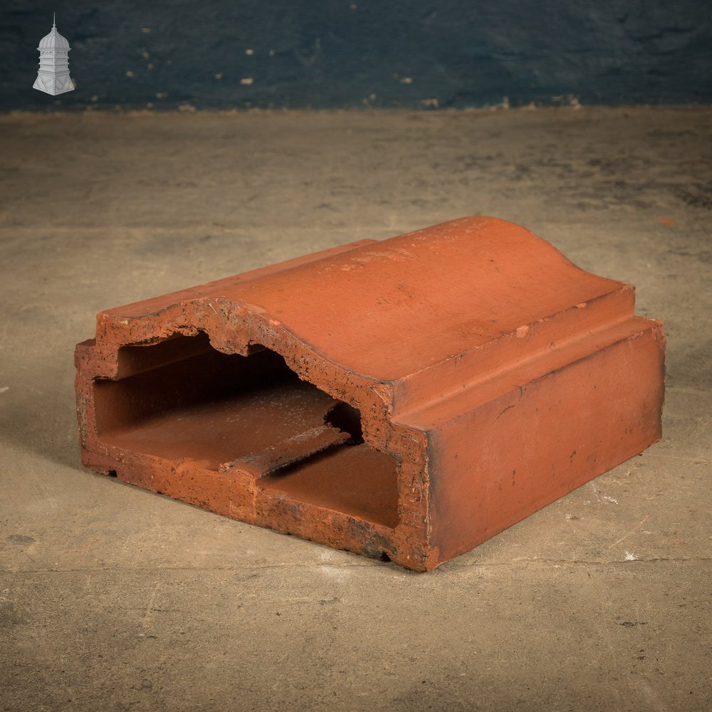 Terracotta Wall Coping, Bishop Hat Profile - A Run of 2.4M