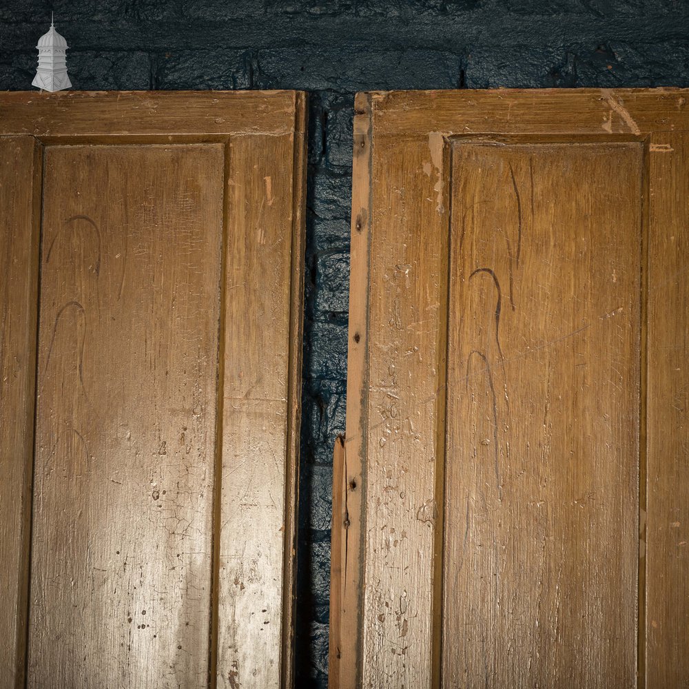 Moulded Chapel Panelling, 2 Panel, Faux Woodgrain - A Run of 33M