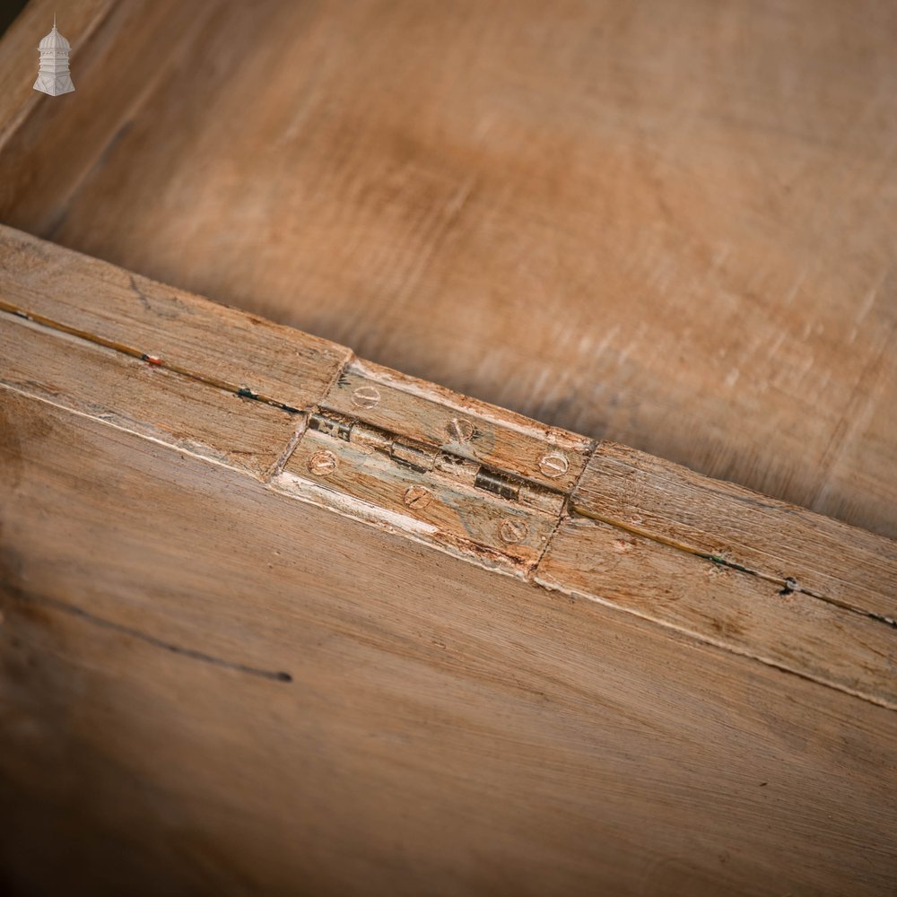 Carpenters Toolbox, Pine with Distressed Paint Finish