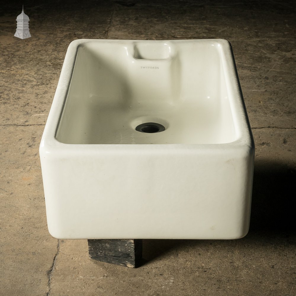 Belfast Butler Sink, White Glazed finish made by Twyfords