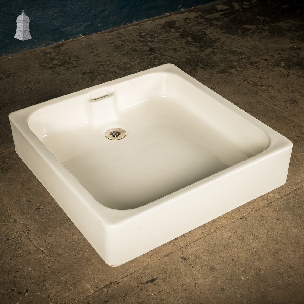 Doulton Shower Tray, 'Westwood' with Wier Overflow