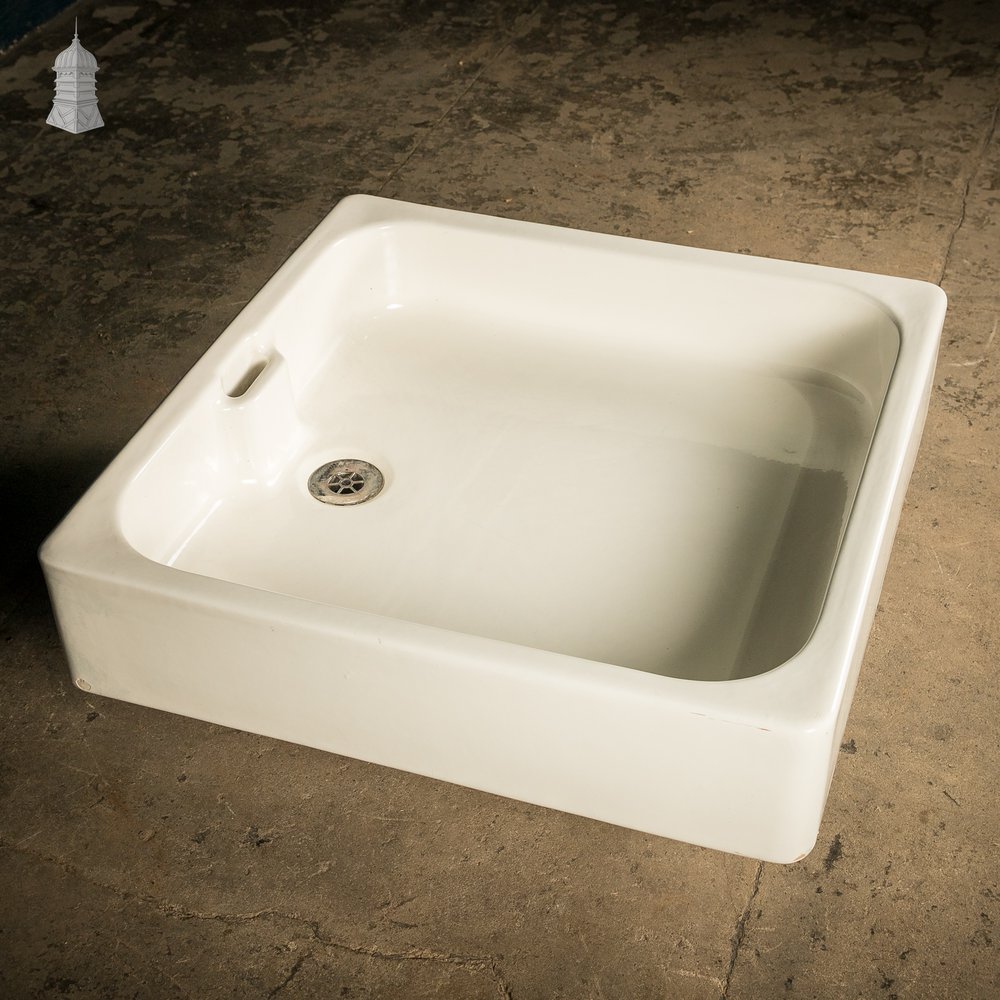 Doulton Shower Tray, 'Westwood' with Wier Overflow