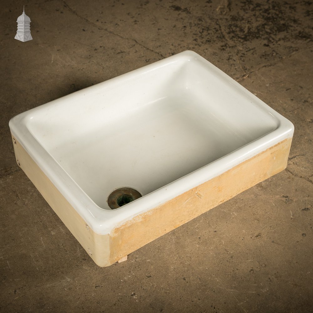 Shallow Trough Sink, Cane and White