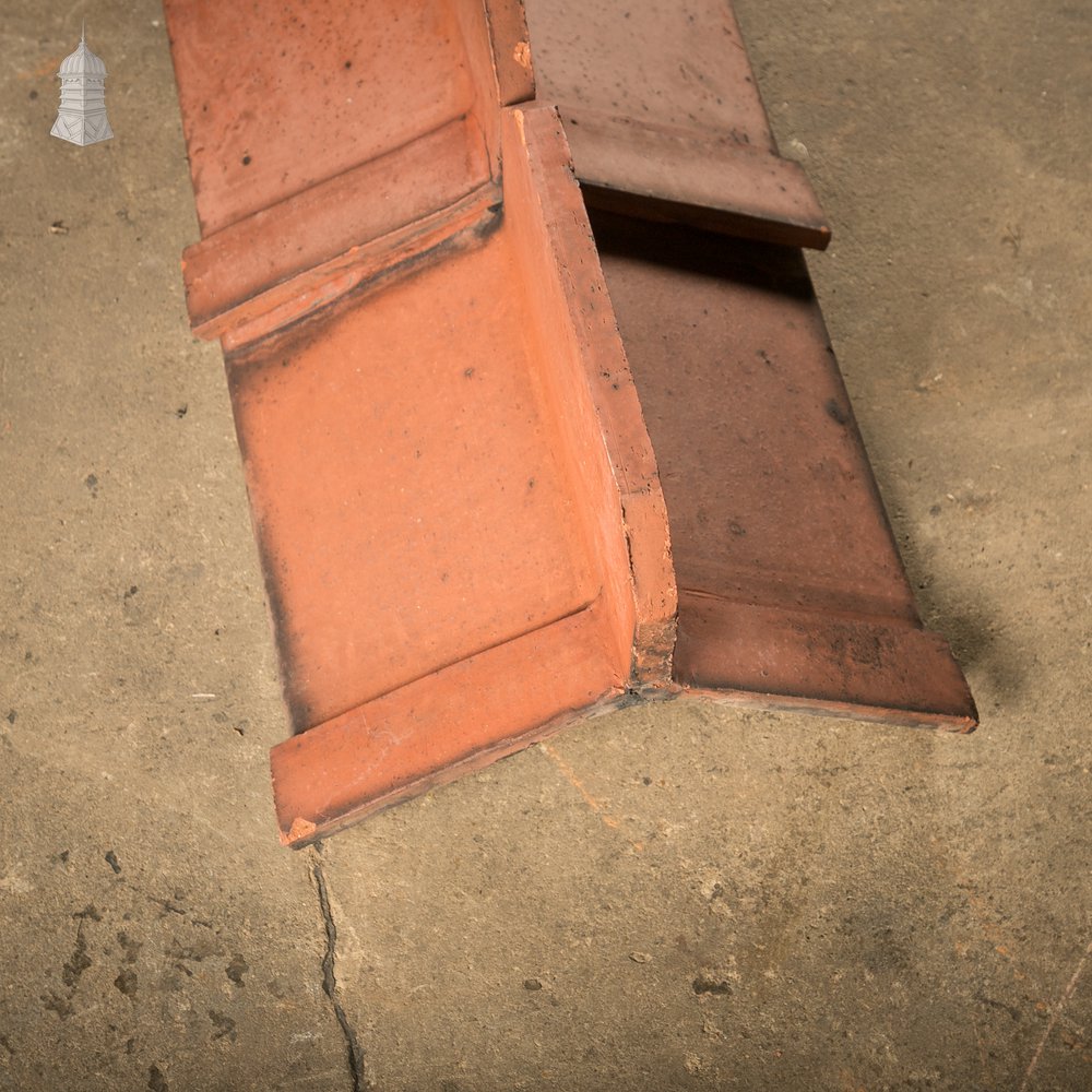 Plain Crested Interlocking Terracotta Ridge Tiles