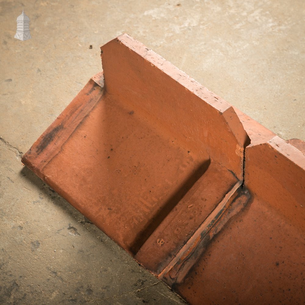 Plain Crested Interlocking Terracotta Ridge Tiles