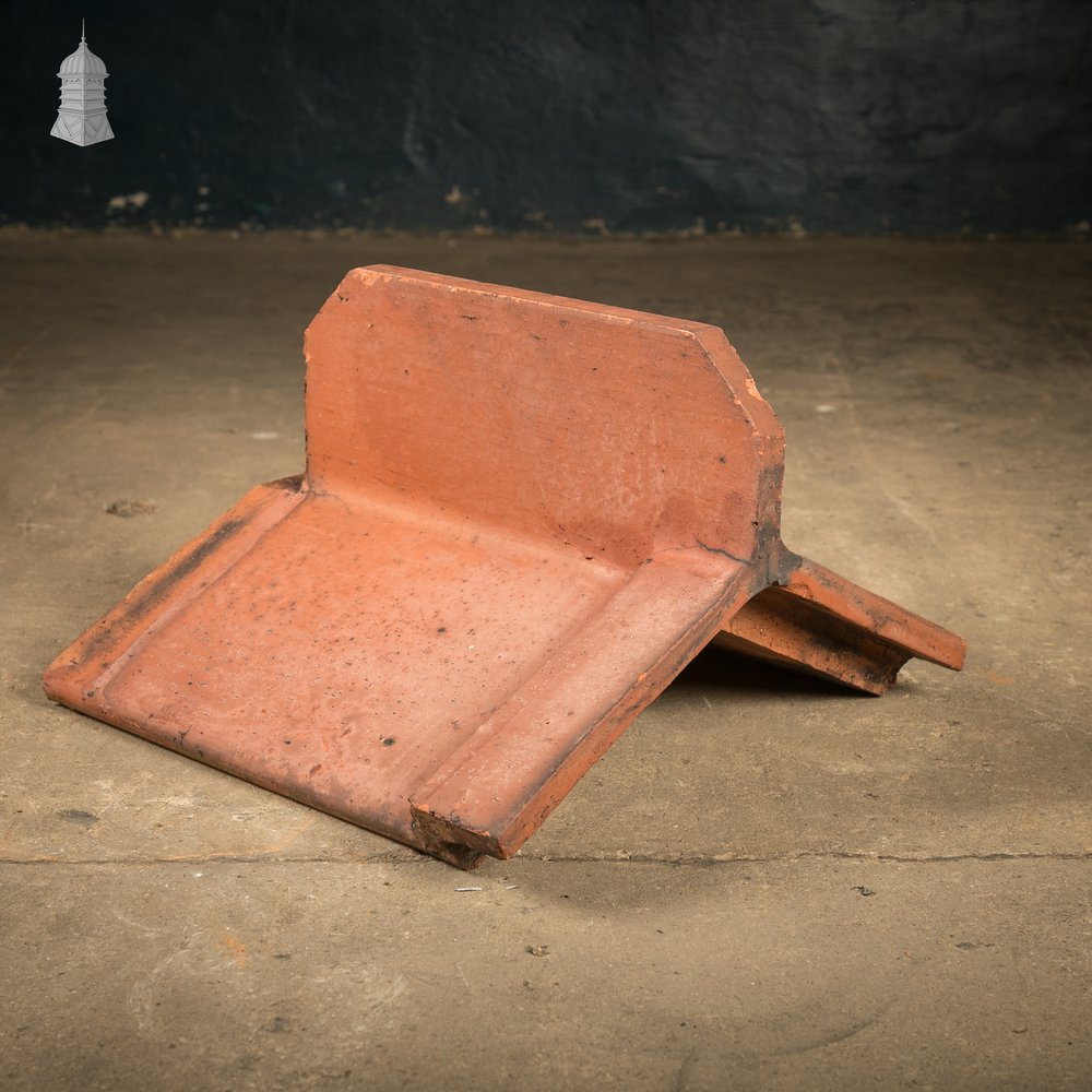 Plain Crested Interlocking Terracotta Ridge Tiles