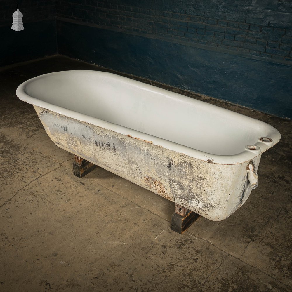 Roll Top Bath, Cast Iron