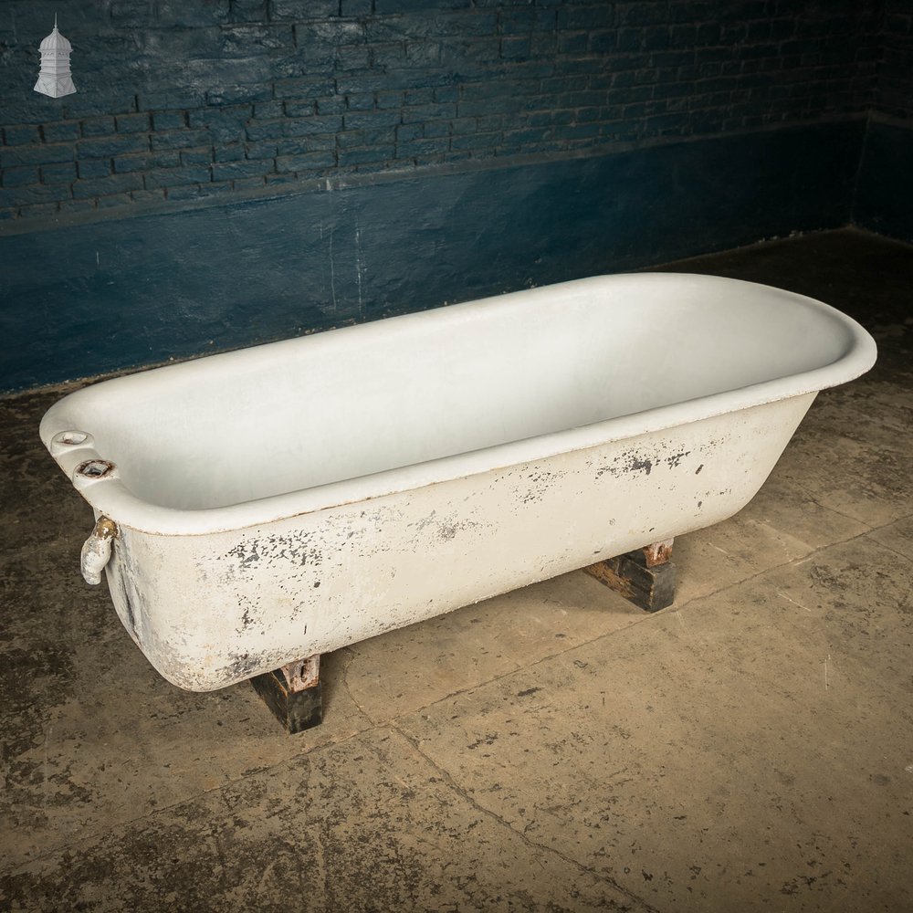 Roll Top Bath, Cast Iron