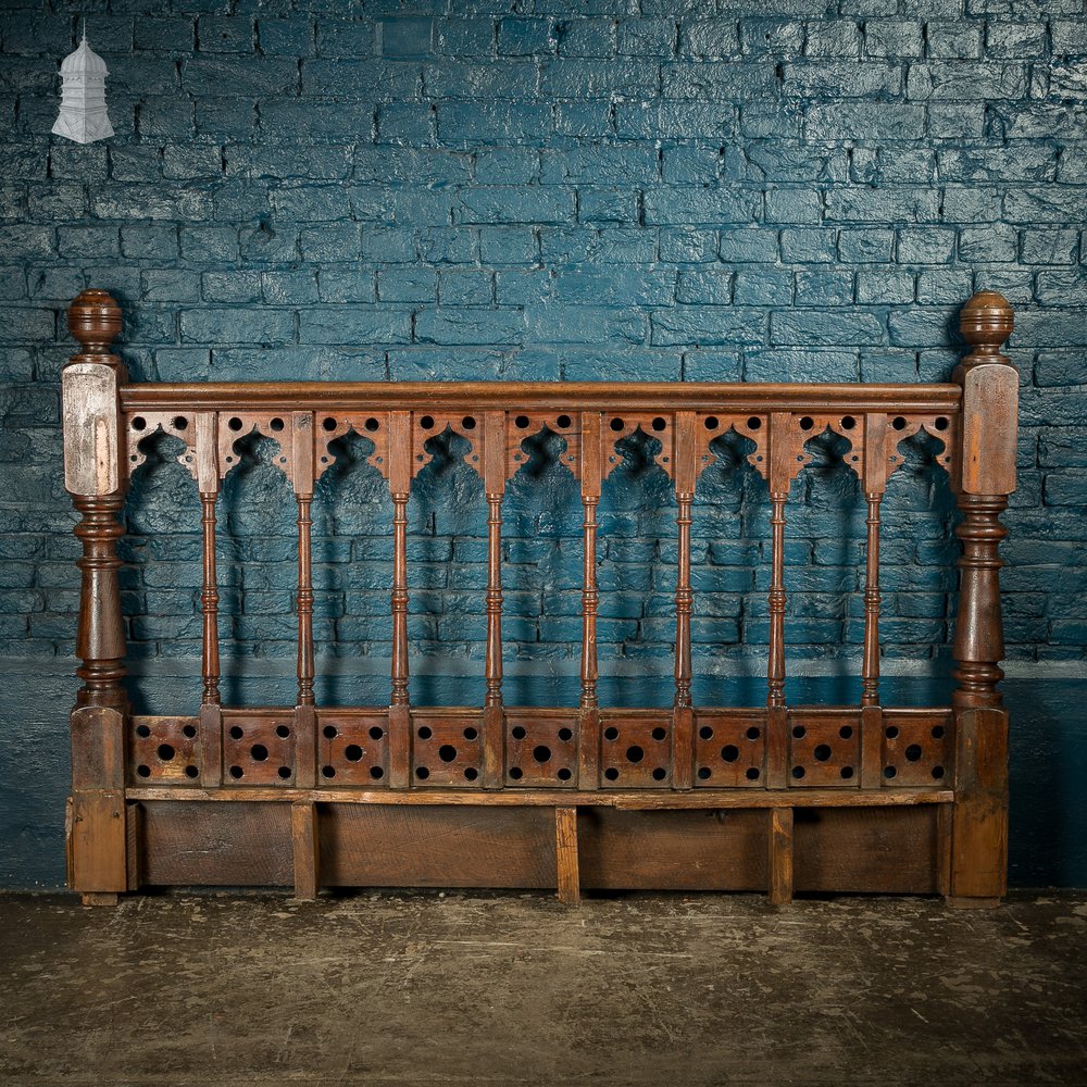 Pitch Pine Ecclesiastical Balustrade Church Handrail 19th C with Turned Newels and Spindles