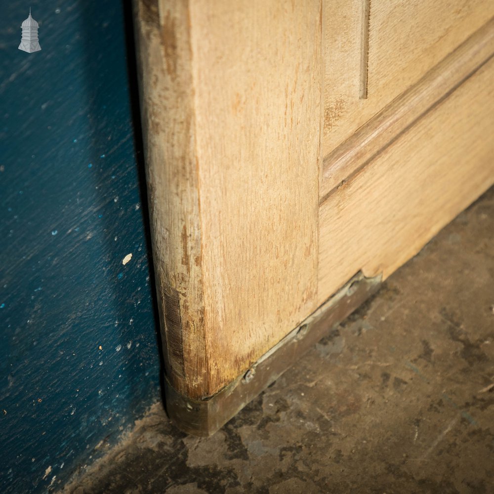 Oak Panelled Door, 8 Raised Panels with Leather Detail