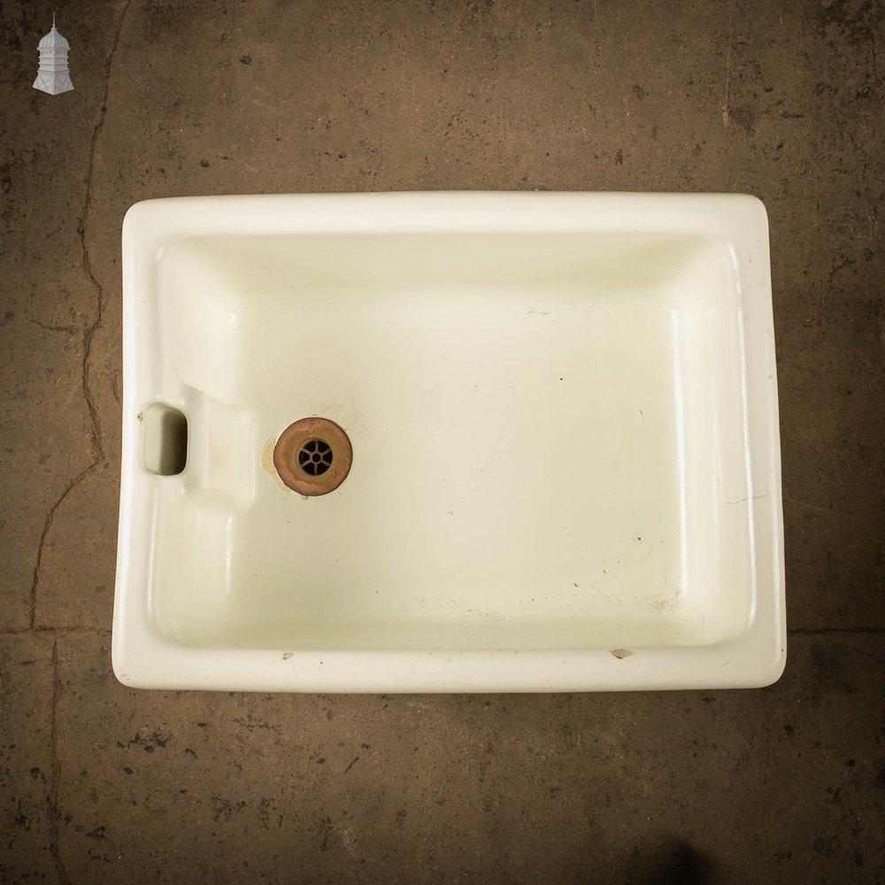 Cane and White Belfast Sink