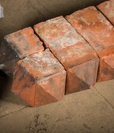 reclaimed-pyramid-stud-Brick8.jpg